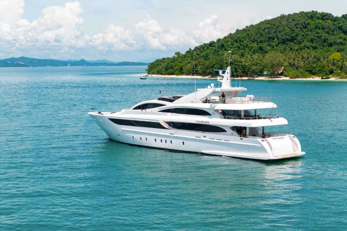 150ft Astondoa Yacht